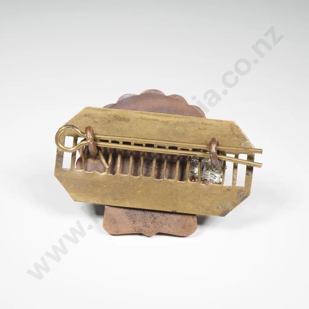 Shell Automotive Cap Badge w Red Lettering - Some Loss Image 1++