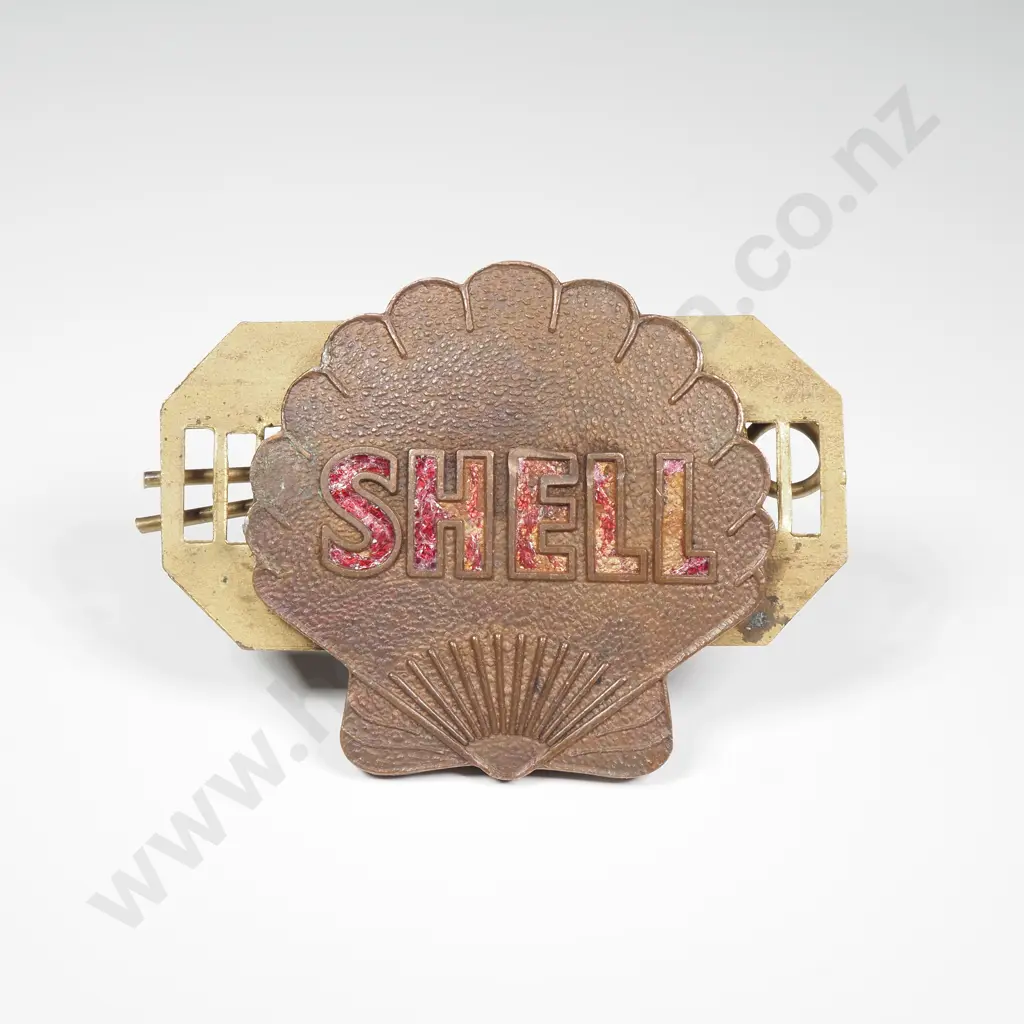 Shell Automotive Cap Badge w Red Lettering - Some Loss Image 1++