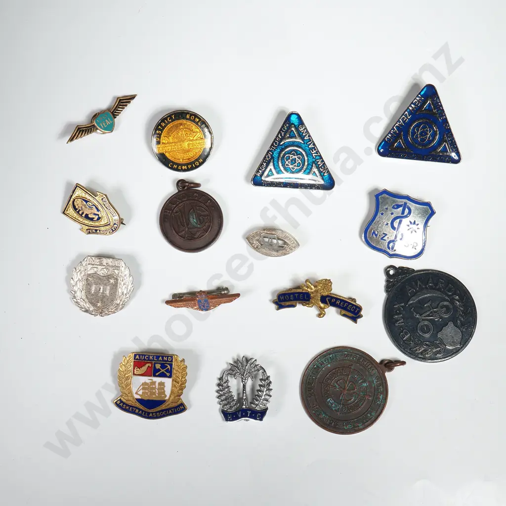 Collection Of Various Badges Including BMX Awards, Basketball Association, NZ SR.TEAL Image 1++