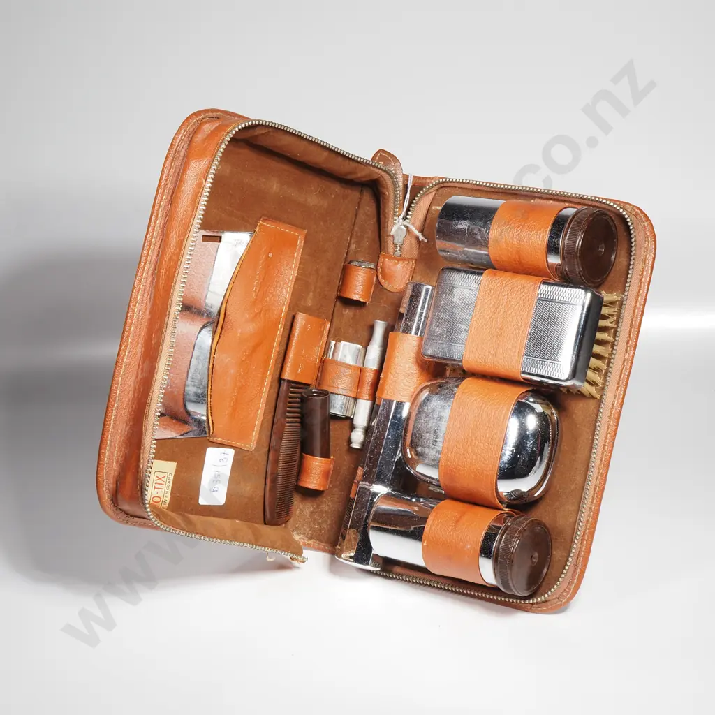 Two-Tix Vintage Chromium Faux leather Grooming, Wash, Shaving Kit Made In England Image 1++