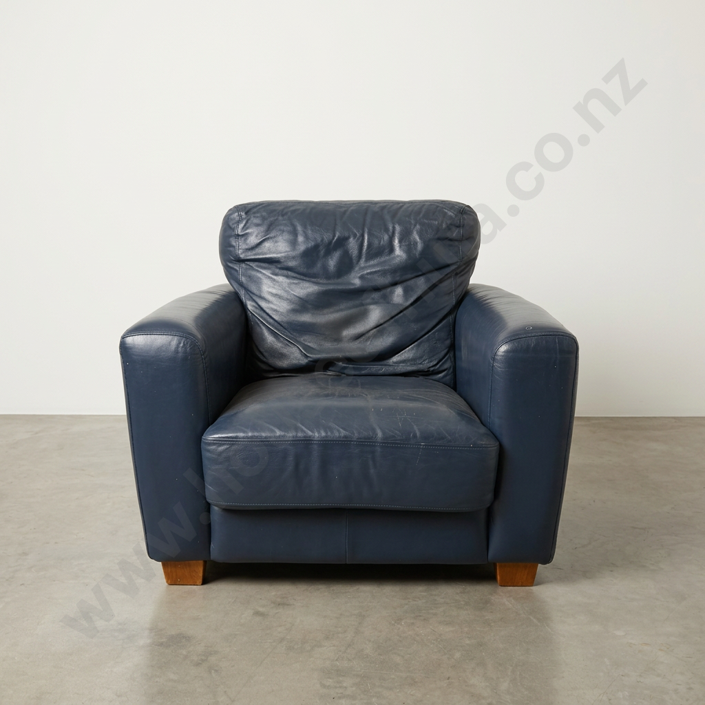 Vintage Blue Leather Club Chair Image 1++