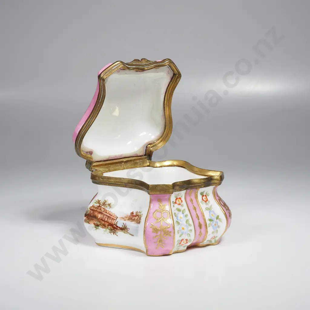 Vintage Meissen Style Trinket Box w Handpainted Romantic Scene to Lid, Pink & White Panels to Sides & Gilded Mounts Image 1++