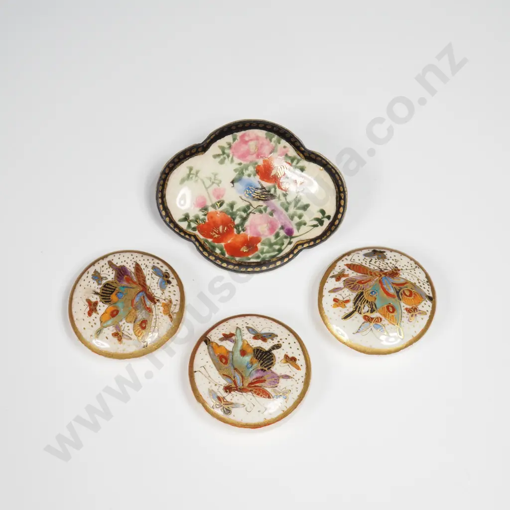 Three Small Satsuma Buttons & a Small Quatrefoil Satsuma Brooch Image 1++