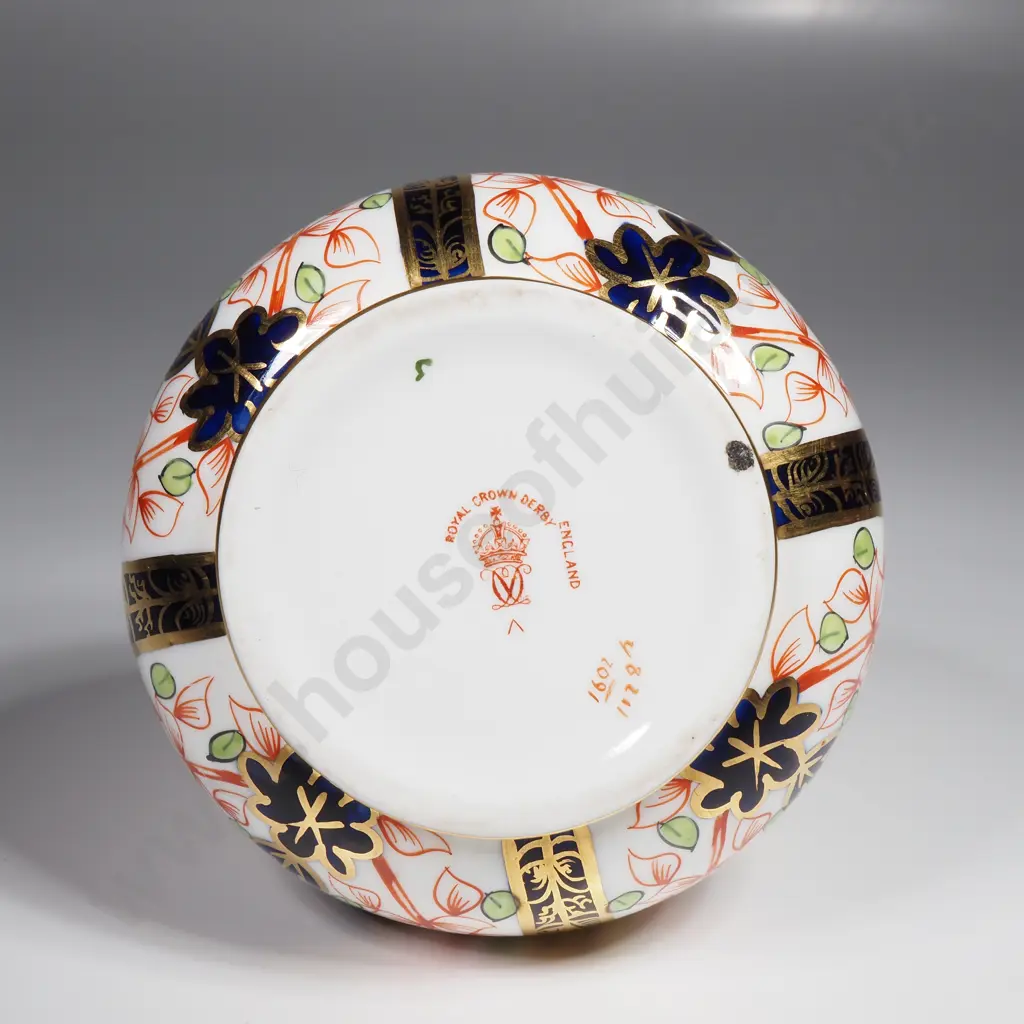 Royal Crown Derby Pot Pourri & Cover in the Old Imari Pattern Image 1++