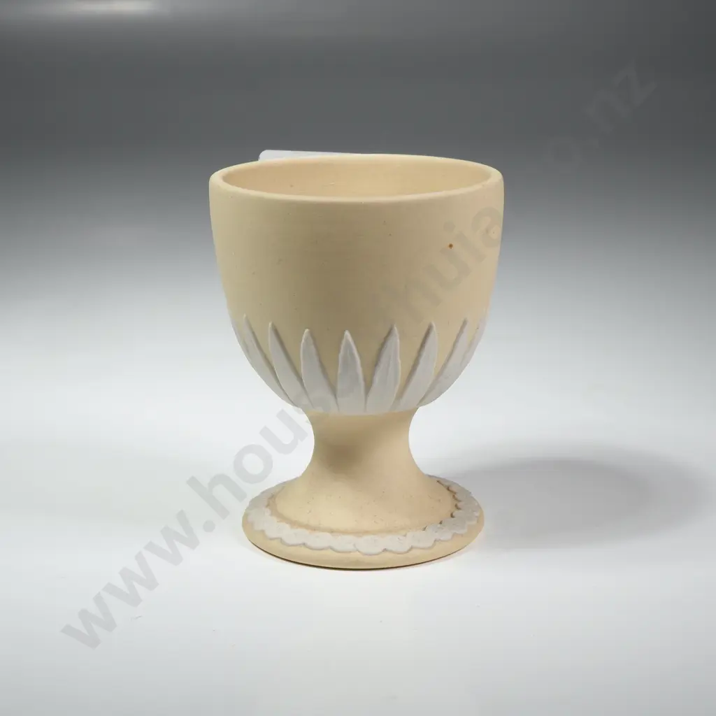 Primrose Yellow Wedgwood Pedestal Egg Cup w Stylised Leaf Decoration Image 1++