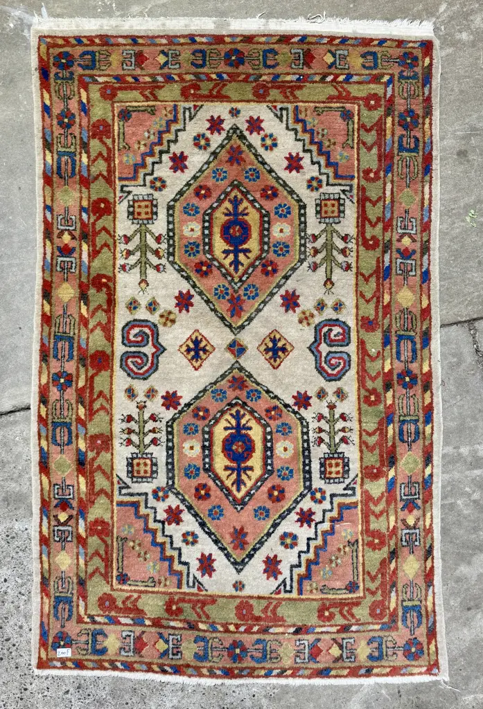 Hand Woven Multicoloured Woollen Rug. Image 1++