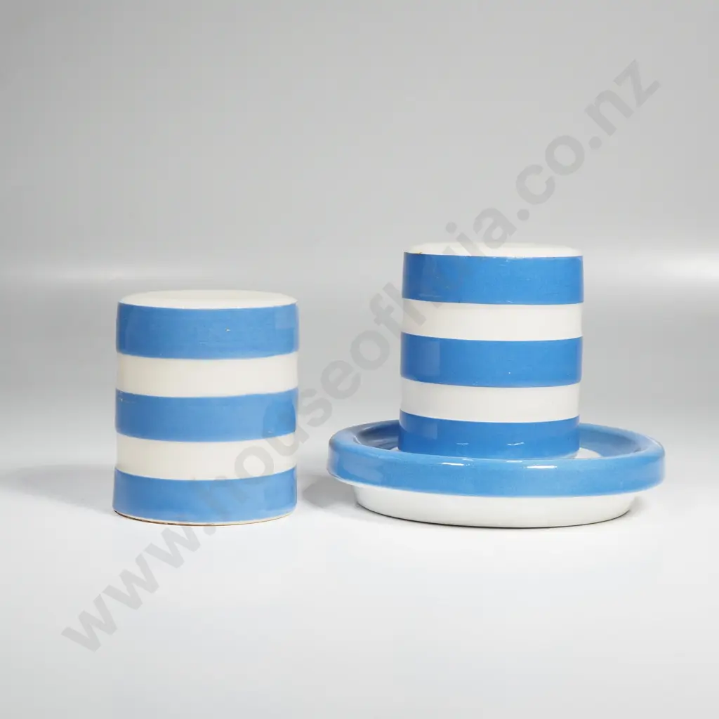 T G Green Cornish Ware Salt & Pepper Together w a Cornish Ware Lid Image 1++