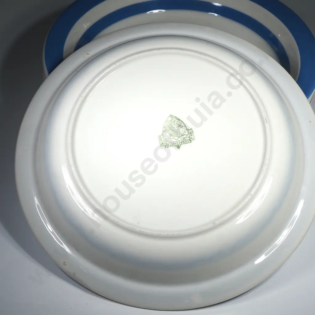 Six T G Green Vintage Cornishware Bowls w Green Stamp Image 1++