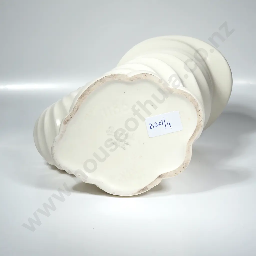Vintage Beswick Cream Shell Shaped Vase / Jug No. 1186 Image 1++
