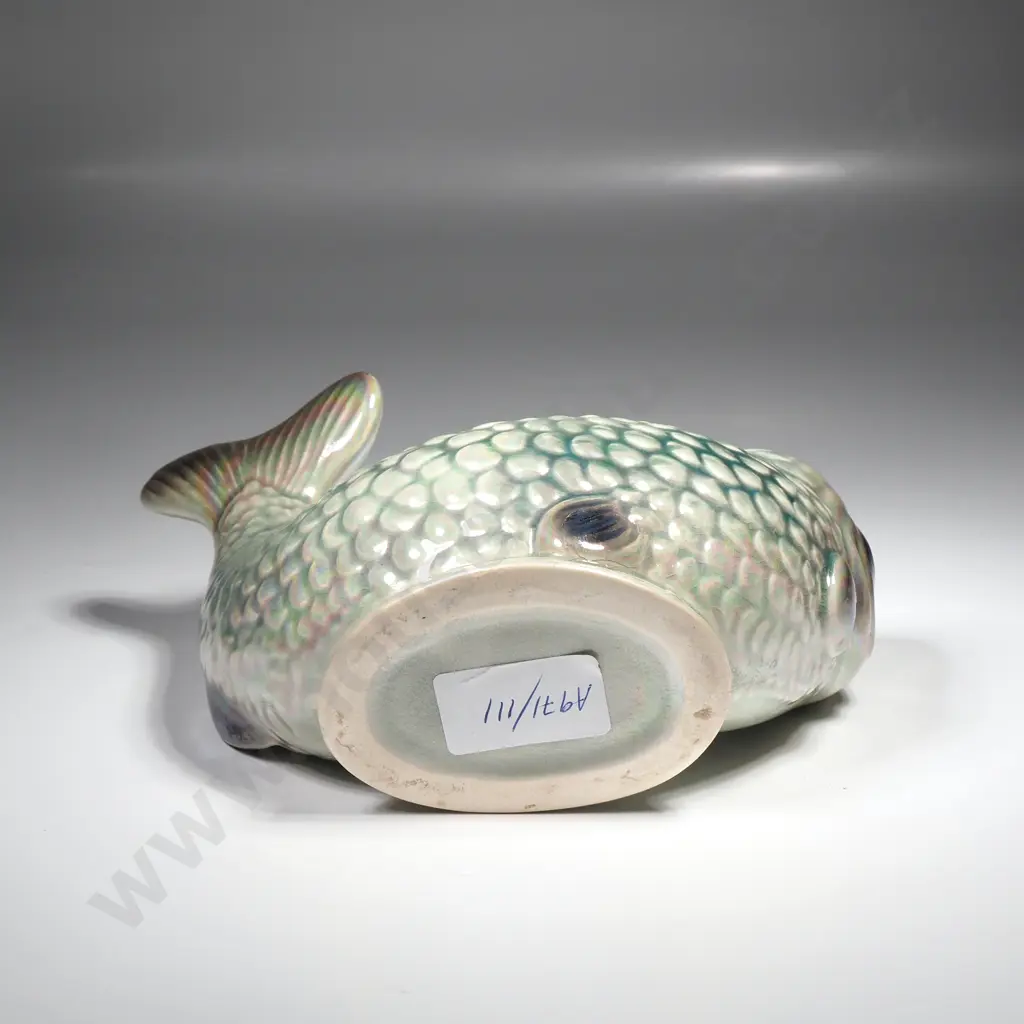 Opalescent Porcelain Fish Vase Image 1++