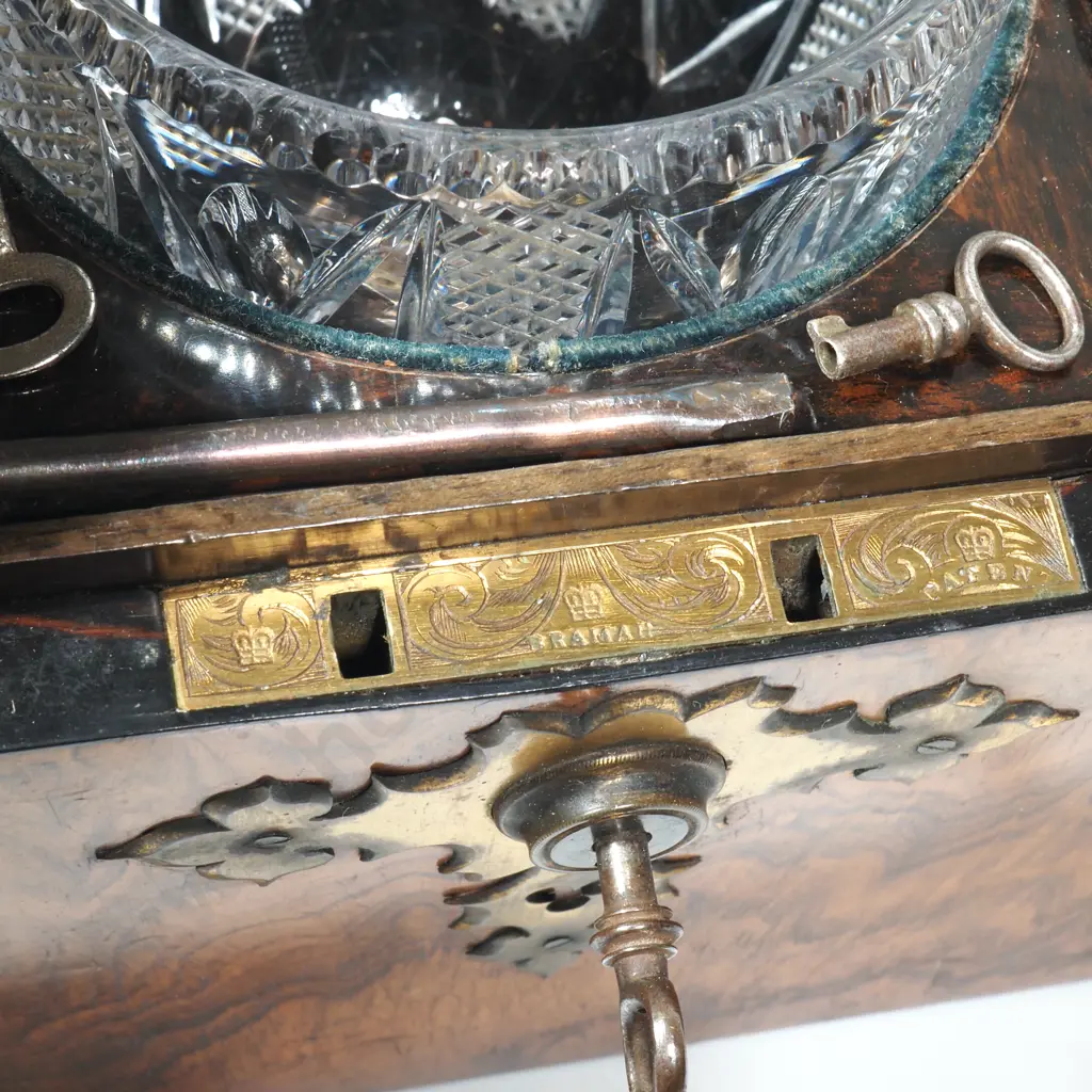 Quality Victorian Decorative Brass Bound Burr Walnut Domed Tea Caddy Chest With Key. Image 1++
