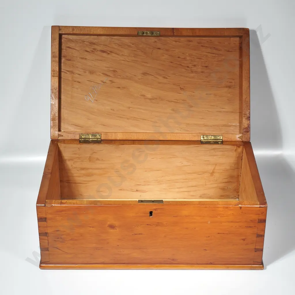 Quality Colonial Mottled Kauri Deeds Box, Hand Dovetailed & Crossbanded Image 1++