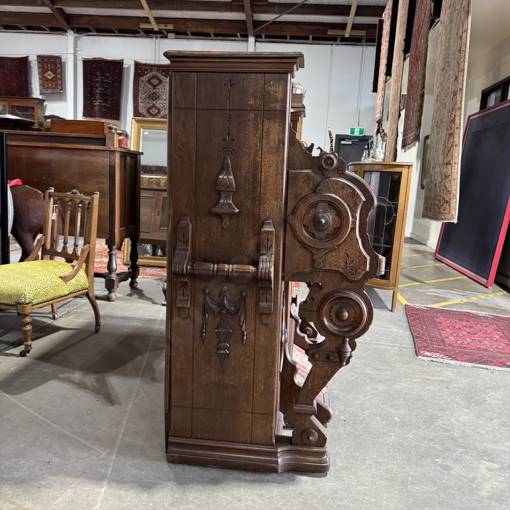 Antique Estey & Co Parlor Pump Organ w Intricate Carved Detail & Foot Pedal Driven Bellow & Keyboard w Multiple Stops Image 1++