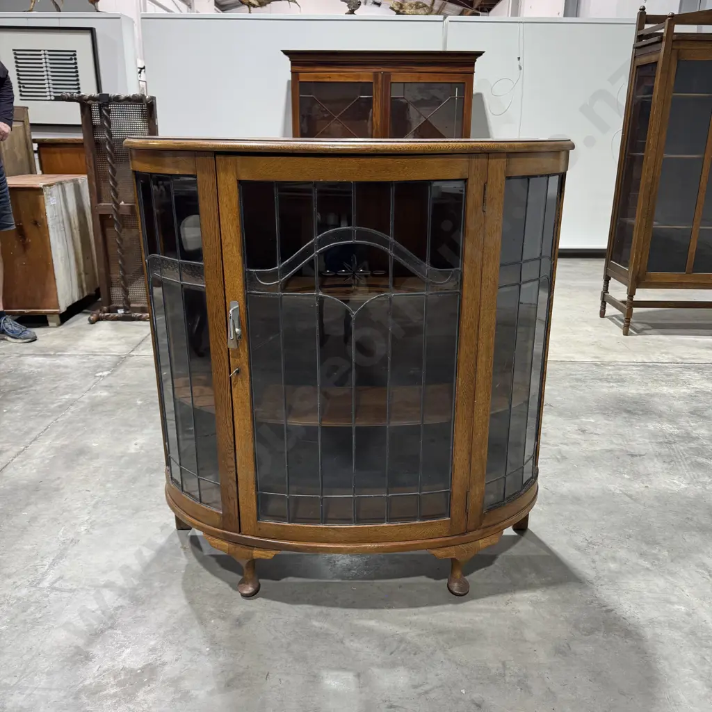 Vintage Oak Art Deco Leadlight Bowfront Cabinet Image 1++