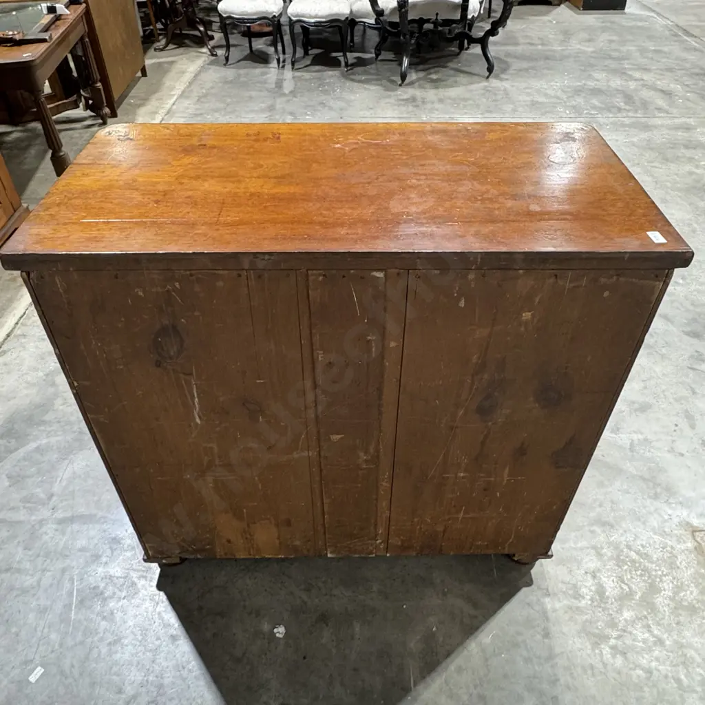 Victorian Mahogany Chest Of Five Drawers w Wooden Handles Image 1++