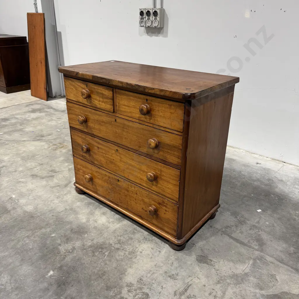 Victorian Mahogany Chest Of Five Drawers w Wooden Handles Image 1++