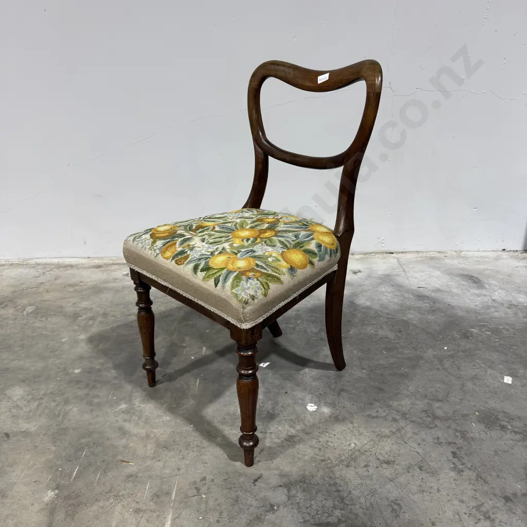 Victorian Rosewood Saddleback Occasional Chair Image 1++