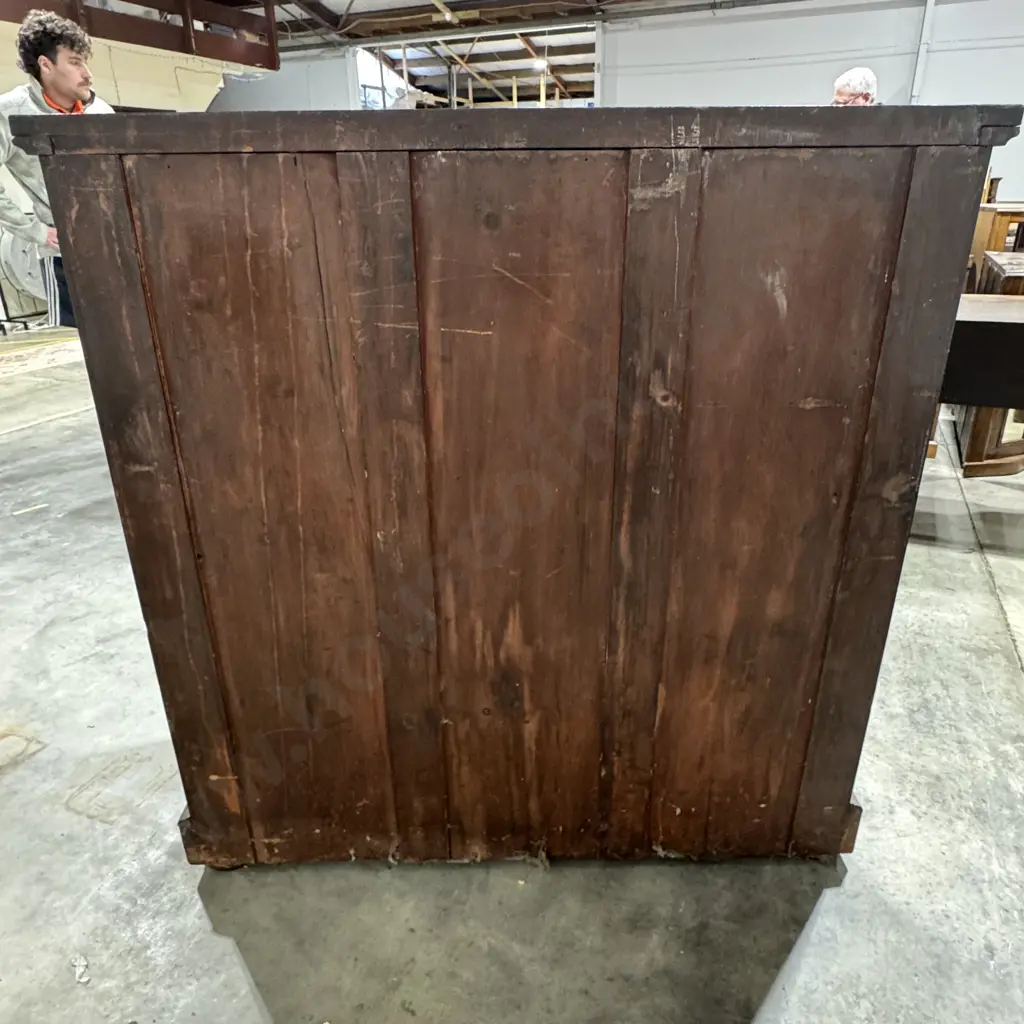 Quality Victorian Mahogany Bow Front Chest of Drawers Flanked By Scroll Supports Image 1++