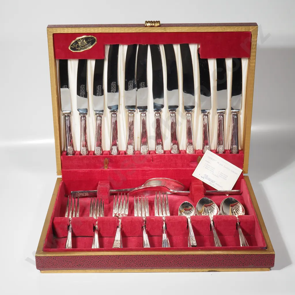 Silver Plated 38 Piece Cutlery Set by Pedigree Plate in Original Box Image 1++