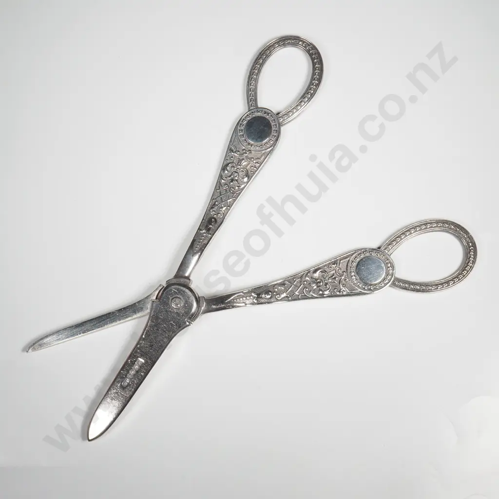 Vintage Silver Plate Grape Scissors Image 1++