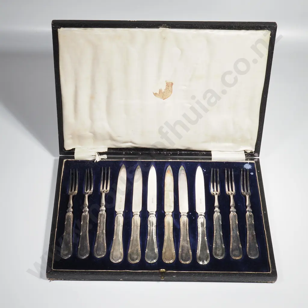 Boxed Set of EP Dessert Knives & Forks Image 1++