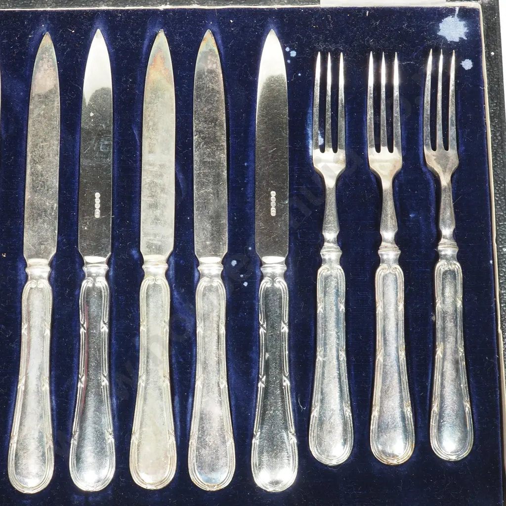 Boxed Set of EP Dessert Knives & Forks Image 1++