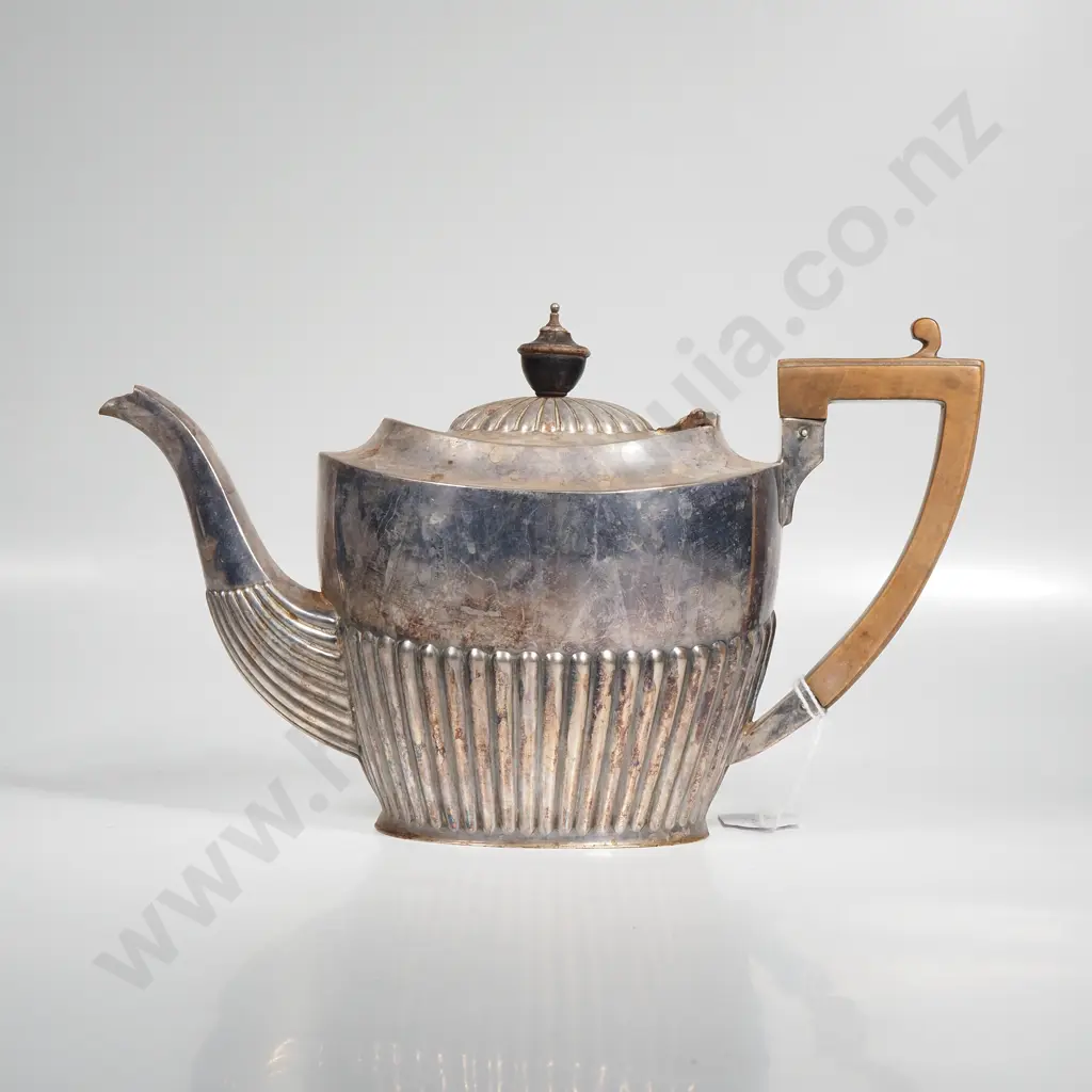 Sterling Silver Teapot w Ribbed Lower Section & Wooden Handle & Finial Image 1++