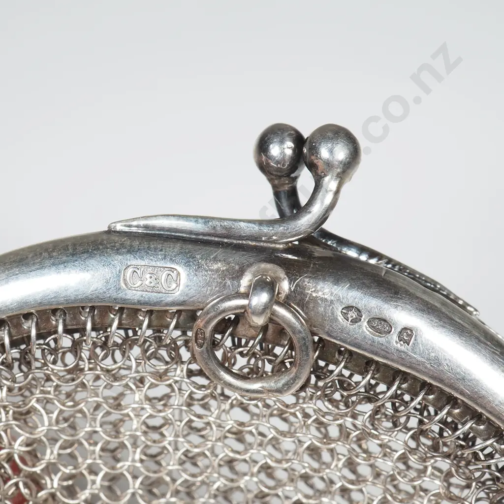 Sterling silver small chain mail purse, London import marks for 1920 Image 1++