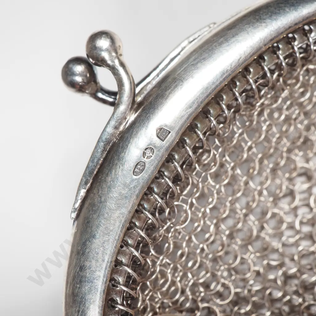 Sterling silver small chain mail purse, London import marks for 1920 Image 1++