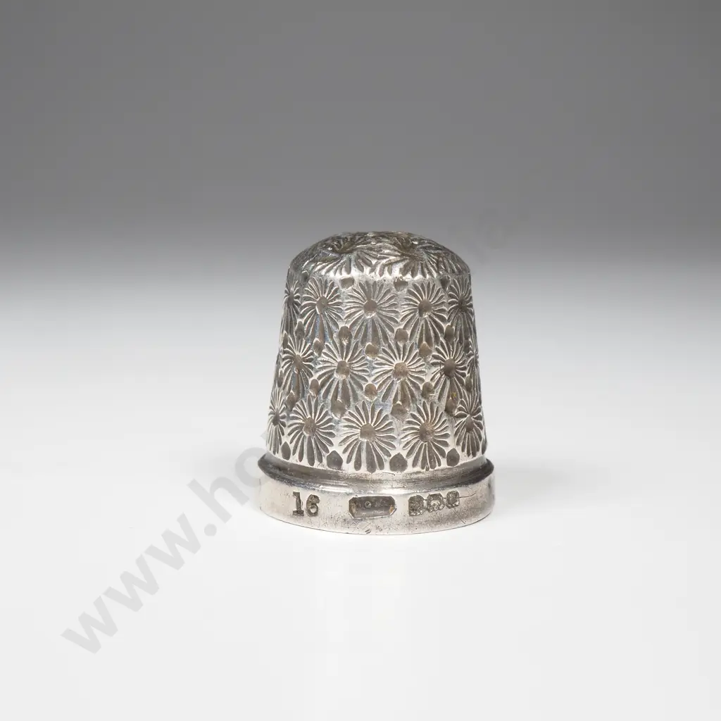 Sterling Silver Thimble w English Hallmarks Image 1++