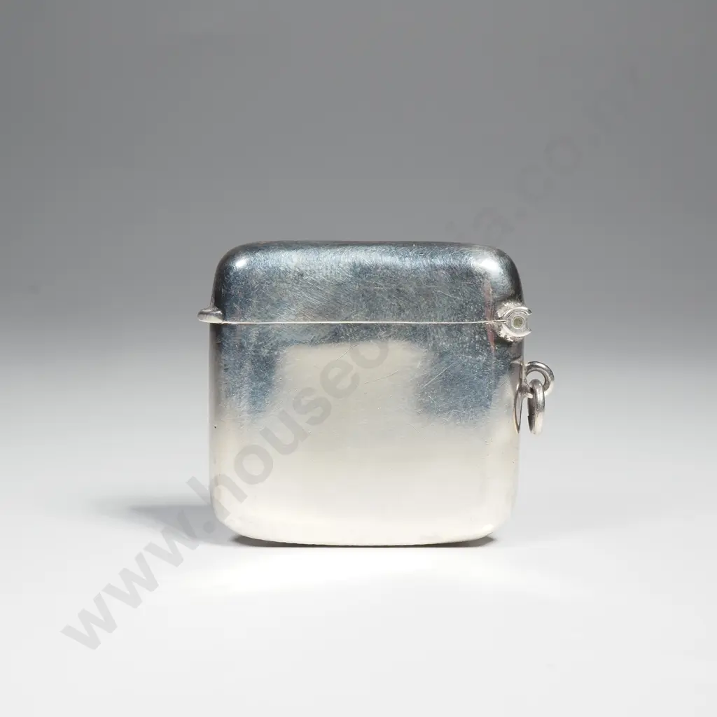 Curved plain sterling silver wax vesta case, HM Birmingham 1930 Image 1++