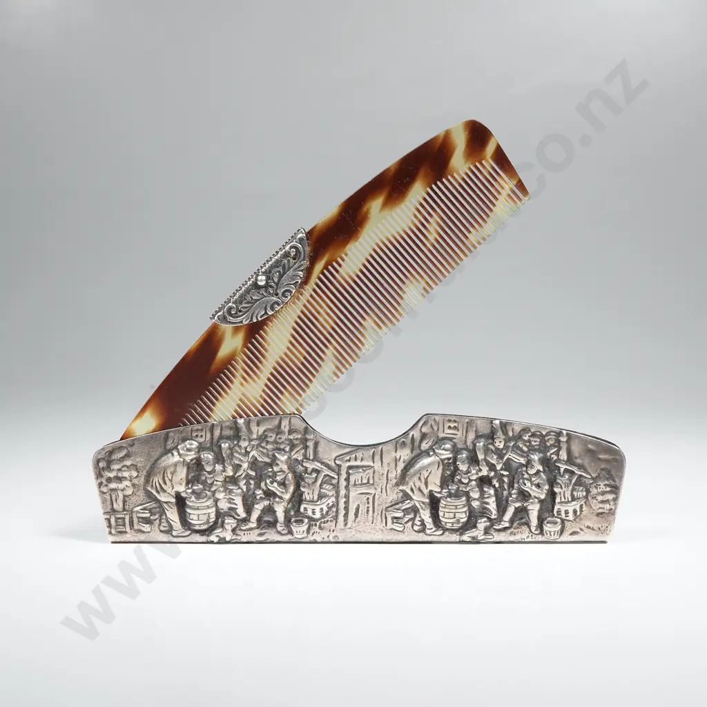 Ornate S/P Dutch Comb in Decorative Repousse Case Image 1++