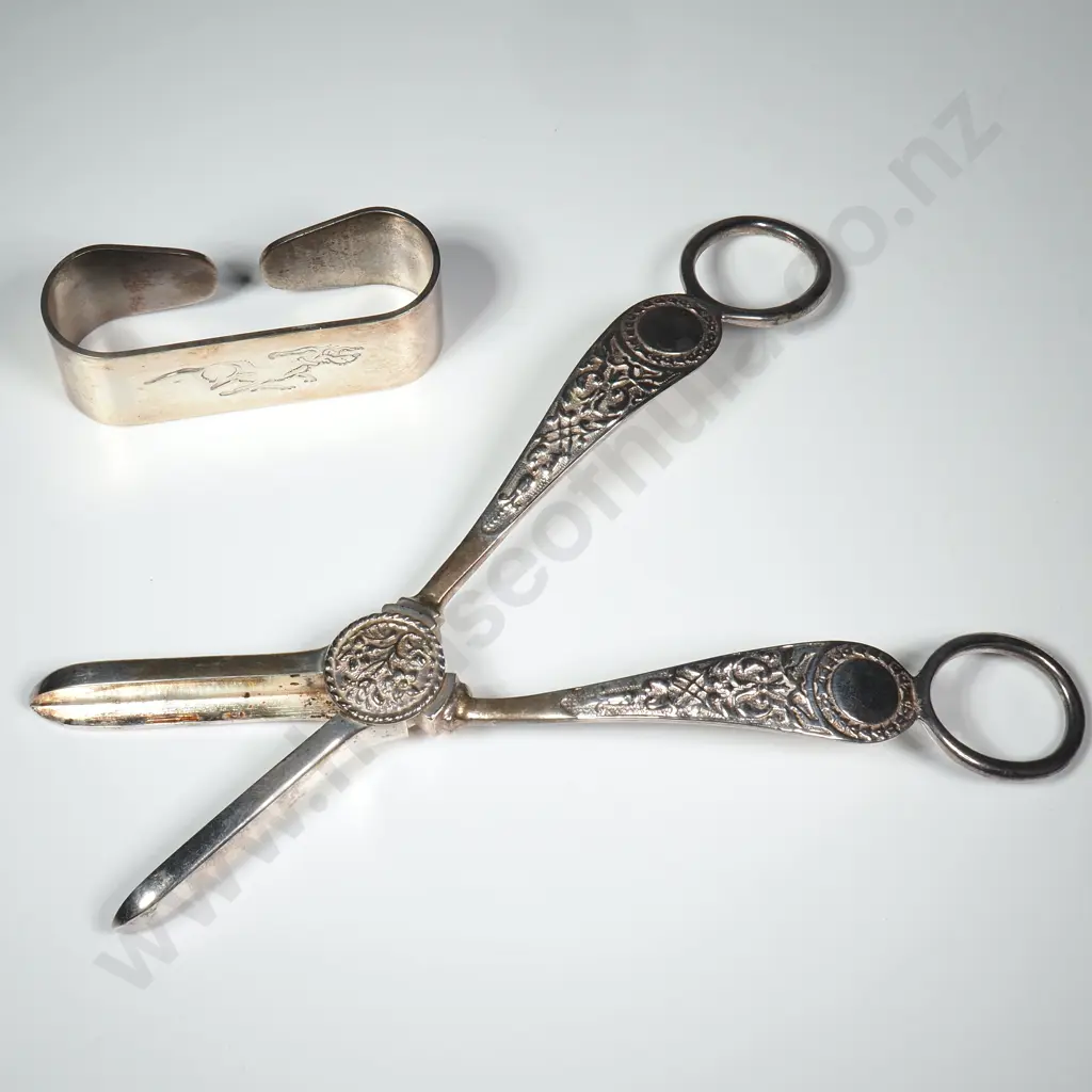 Silver Plated Grape Scissors & Child's Serviette Ring Image 1++