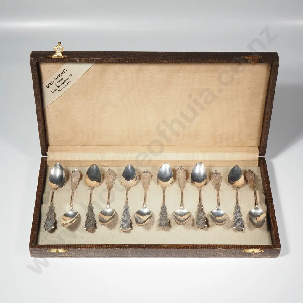 Boxed Set of Twelve Dutch 830 Silver Teaspoons, Manufactured by Gerrs Hemmes Jewellers Groningen Image 1++