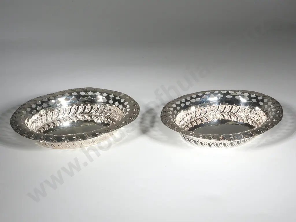 Pair of Sterling Silver Dishes. Birmingham 1900 Image 1++