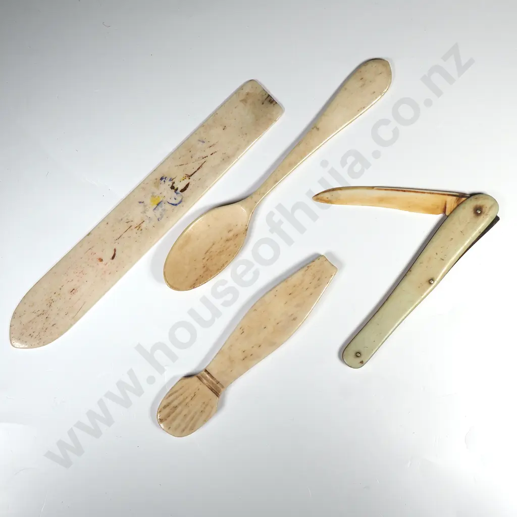 Four Antique Bone / Ivory Items Image 1++