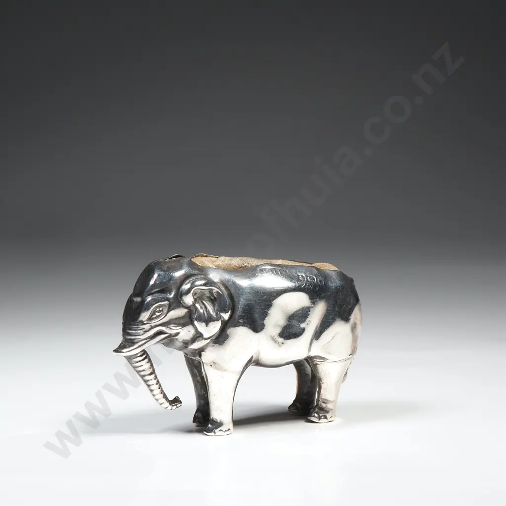 Small Sterling Silver Pin Cushion in the form of an Elephant, Image 1++
