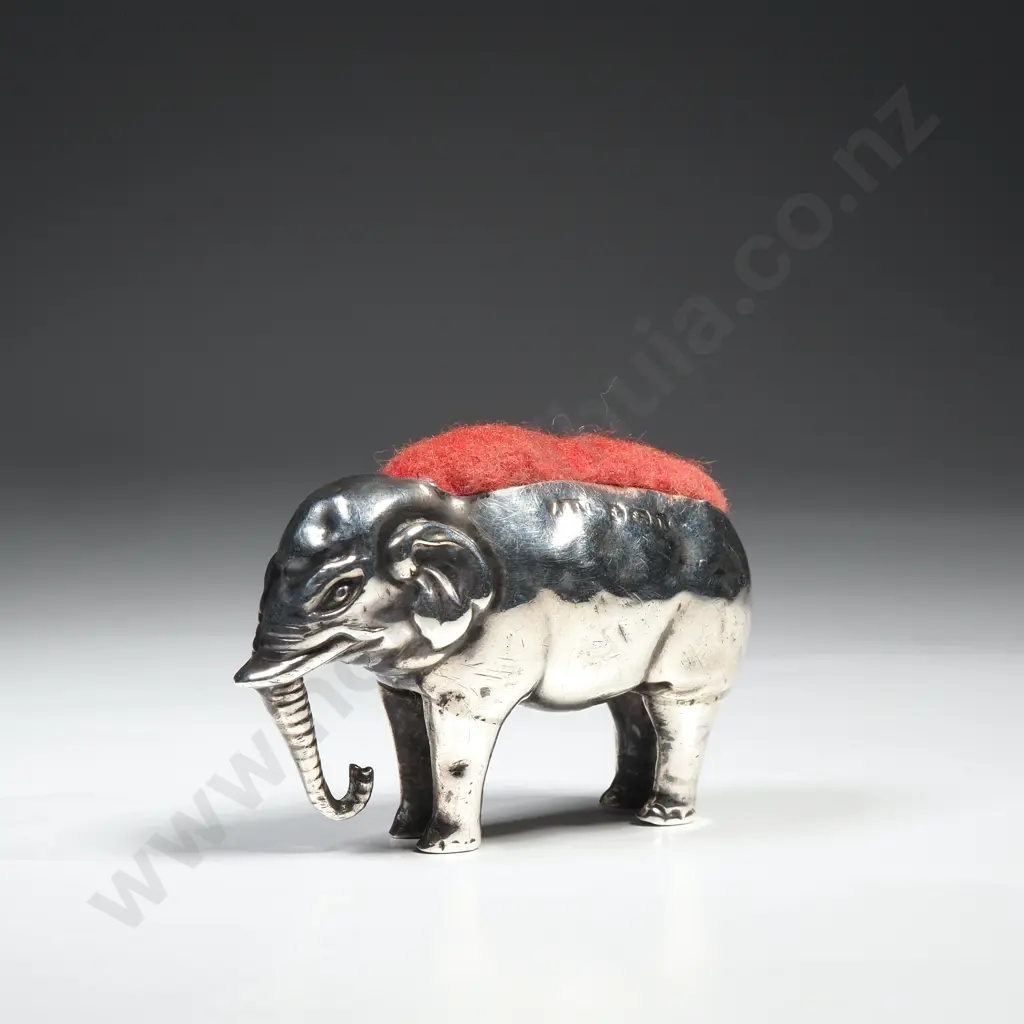 Small Sterling Silver Pin Cushion in the form of an Elephant, Image 1++