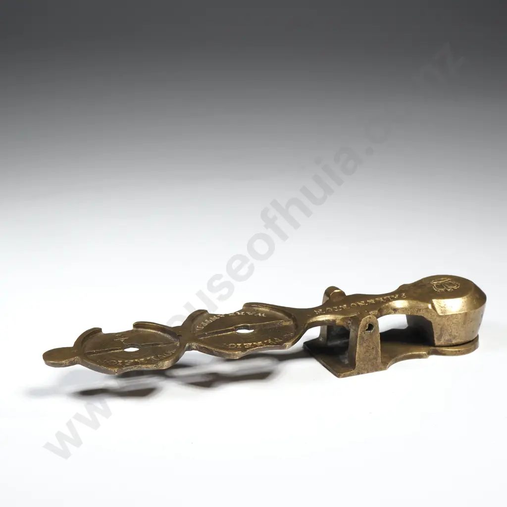Antique Brass Sovereign Scales Image 1++