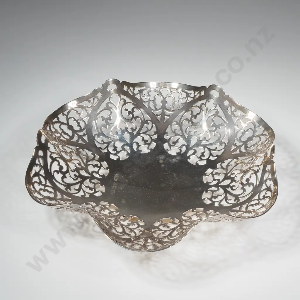 Sterling Silver Pierced & Scalloped Bowl Image 1++