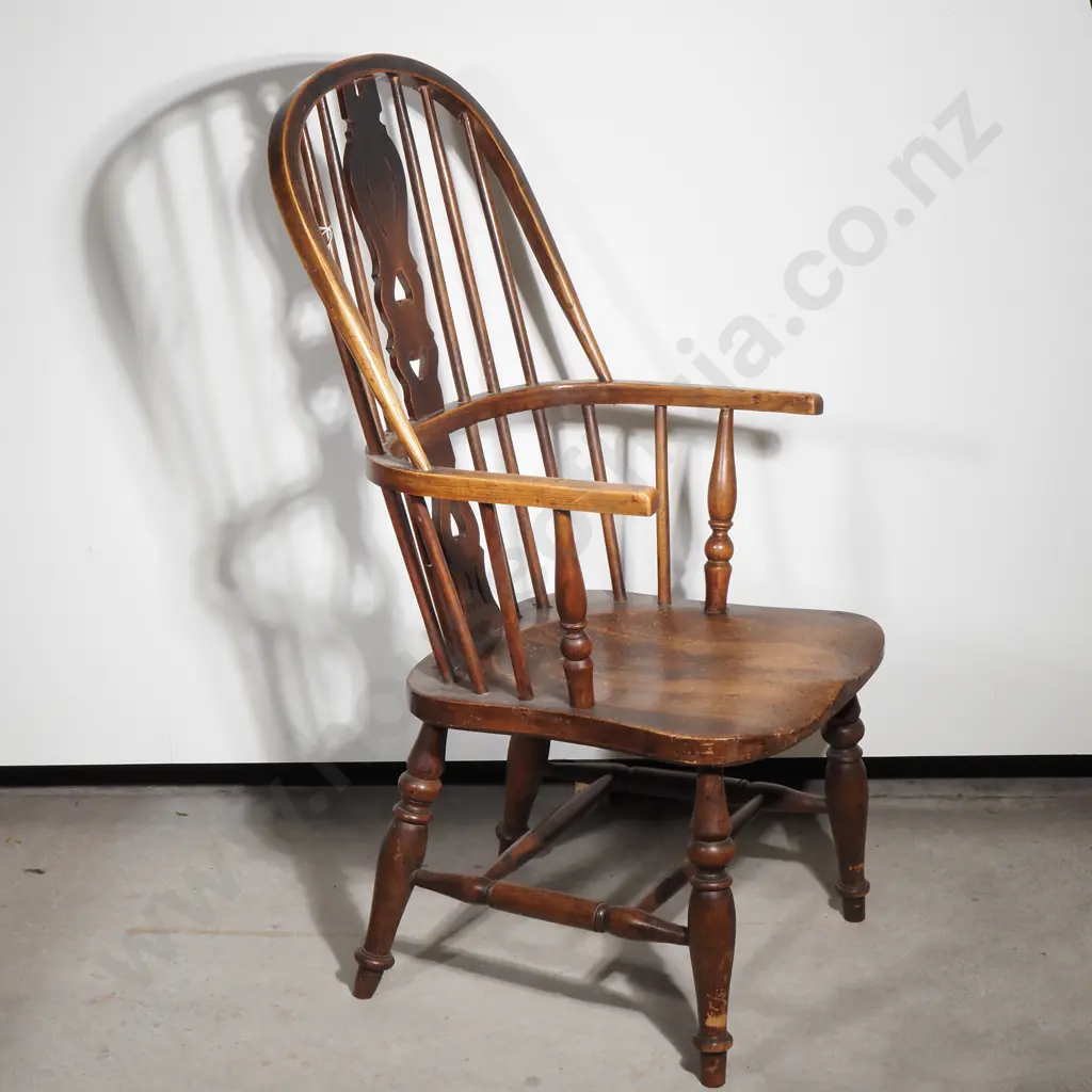 Antique Windsor Chair w  Hooped & Pierced Splat Back & Stretcher Base Image 1++