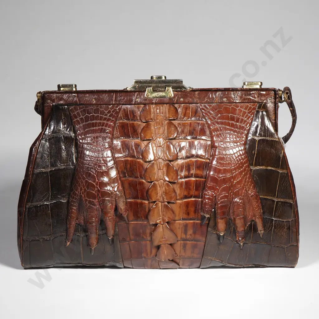 1930s Hornback Alligator Leather handbag w Clawed Feet & Tail Ridges Image 1++