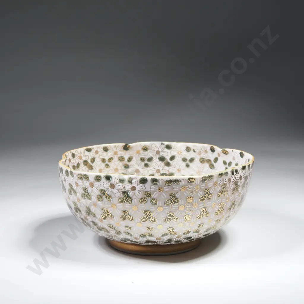 Vintage Japanese Kutani Porcelain Hanazume Bowl Signed 'Shuho' & Decorated w Thousand Flowers Design, Meiji Period Image 1++