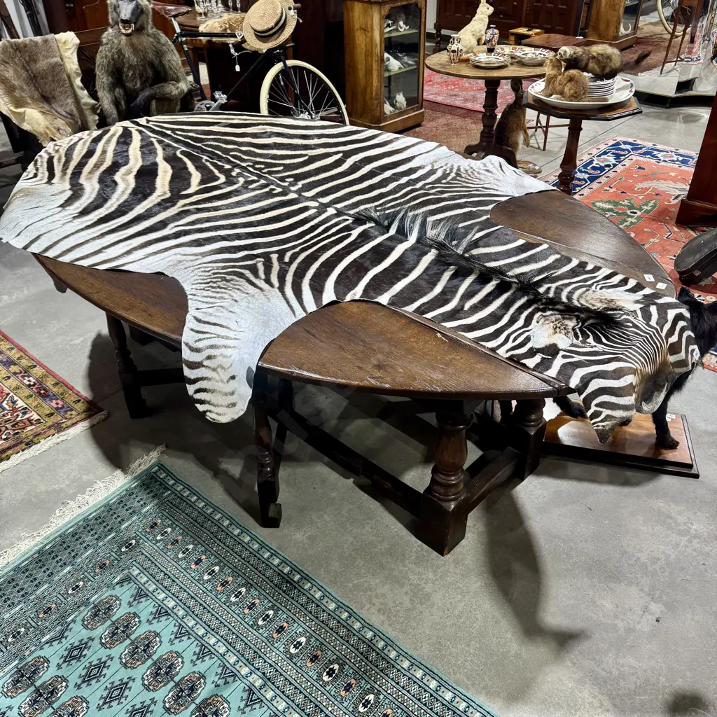 Large Georgian Style Refectory Table w Curved Leaves Image 1++
