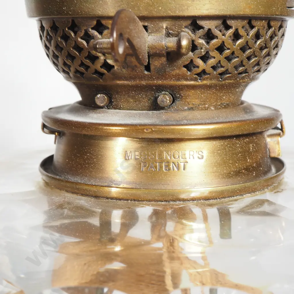 Victorian Kerosene Lamp w Dual Wick Fittings. Image 1++