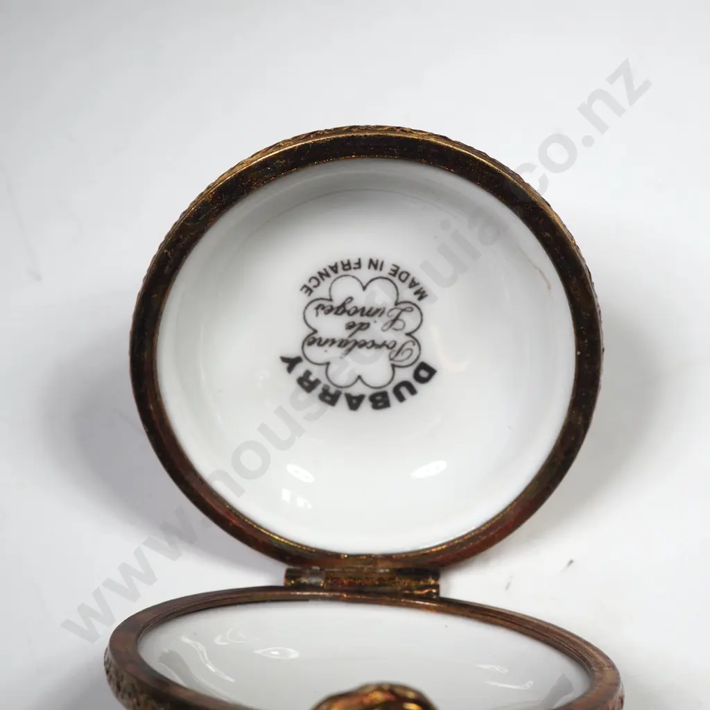 Limoges Dubarry Trinket Box in the Form of a Garlic Bulb Hand Painted in Crimson & Signature Metal Clasp Image 1++