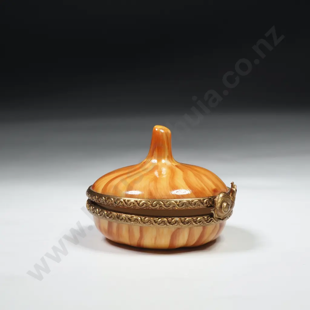 Limoges Dubarry Trinket Box in the Form of a Garlic Bulb Hand Painted w Swirled Cream & Brown & Signature Metal Clasp Image 1++