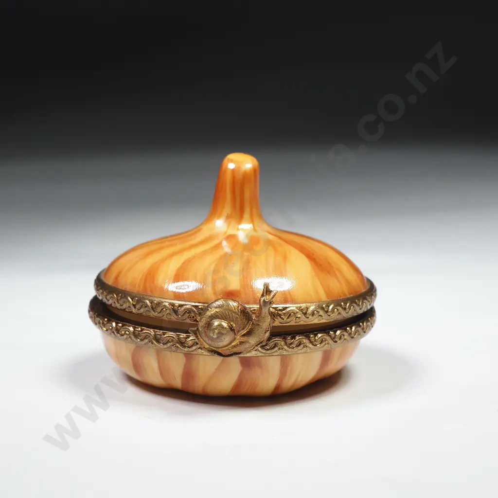 Limoges Dubarry Trinket Box in the Form of a Garlic Bulb Hand Painted w Swirled Cream & Brown & Signature Metal Clasp Image 1++