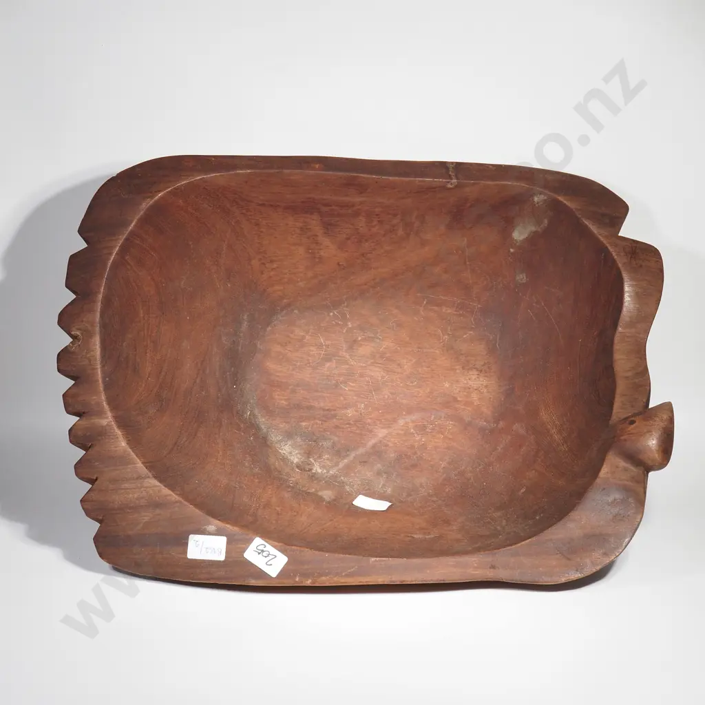 Large Fijian Wooden Kava Bowl in the Form of a Stylized Fish Image 1++
