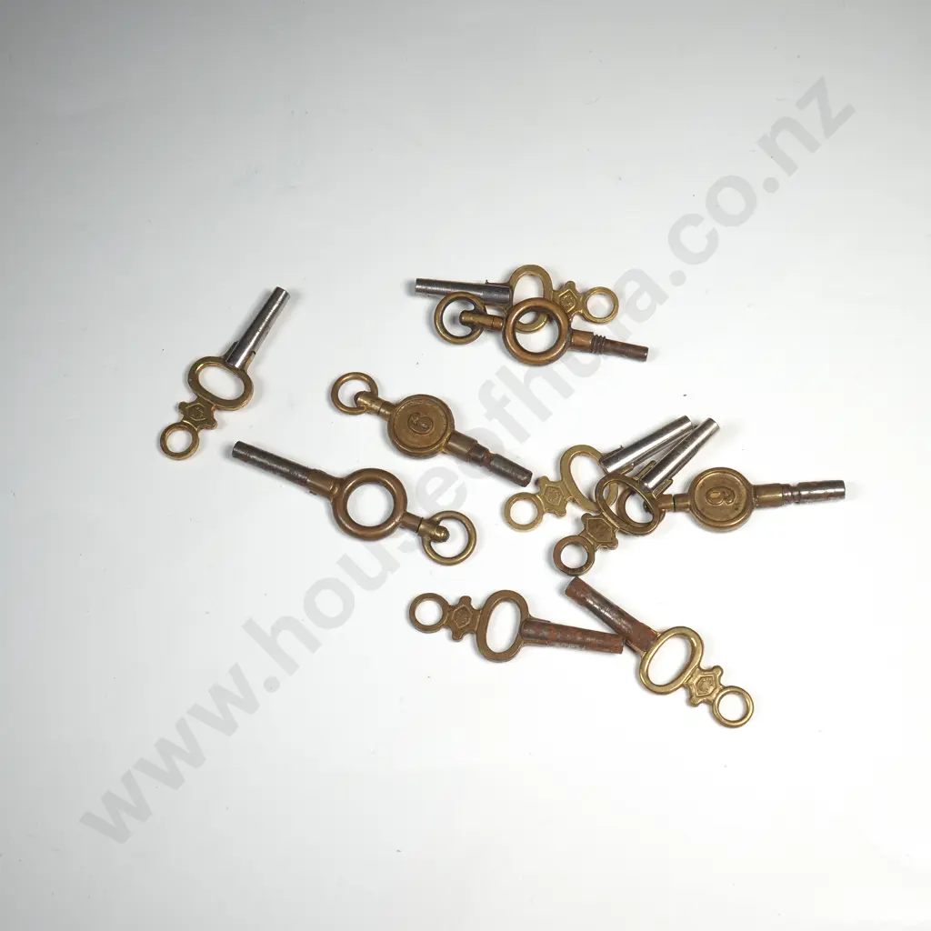 Assorted Lot of Pocket Watch Keys Image 1++